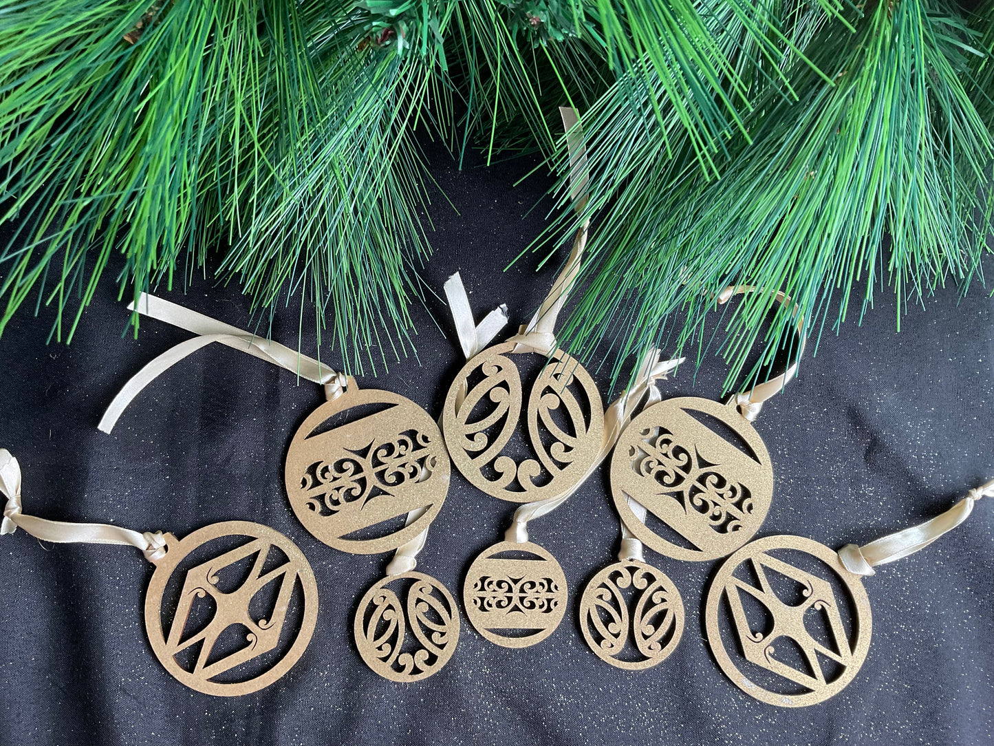 PACK 5- Baubles (wood/silver/gold)