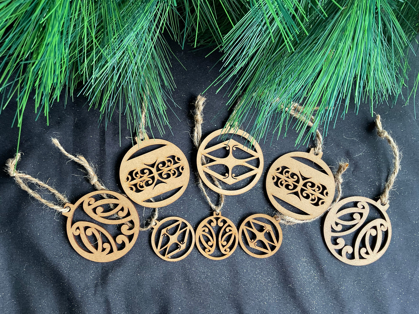 PACK 5- Baubles (wood/silver/gold)