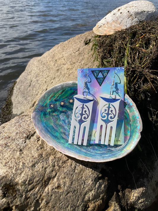 Hinekauorohia White/Blue cut-infill earring