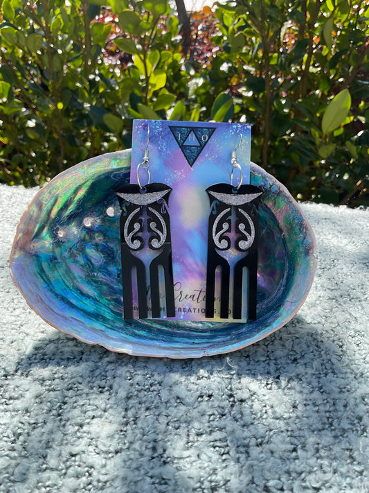 Hinekauorohia Black/Silver engraved-infill earring