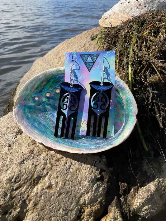Hinekauorohia Black/Blue cut-infill earring