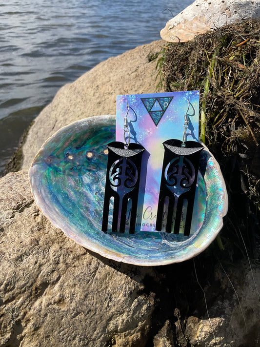 Hinekauorohia Black/Silver cut-infill earring