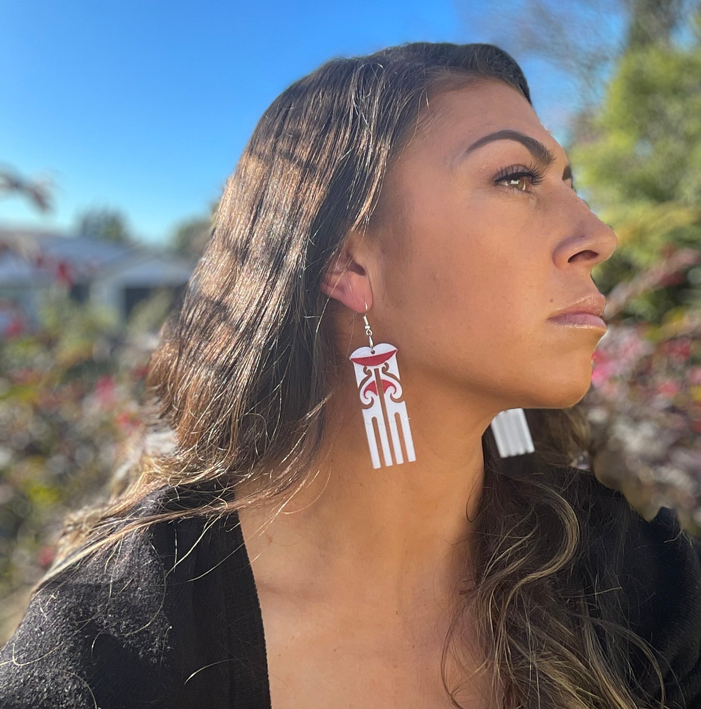 Haungaroa White & Red earring