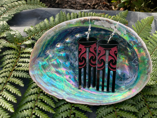 Kuiwai Black & Red earring