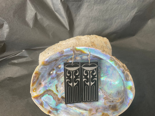 Hineroriki BLACK RECTANGLE earring