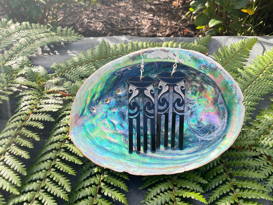 Kuiwai Black & White Cut-infill earring