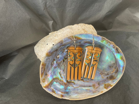 Hineroriki BAMBOO & PAUA earring