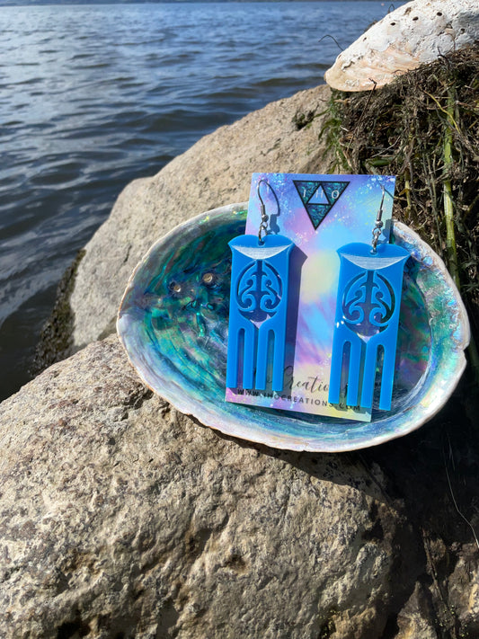 Hinekauorohia Puna Blue cut-infill earring