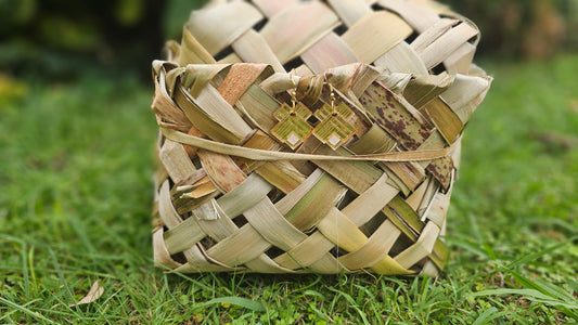 Hineteiwaiwa Gold Mirror Moko Kauae