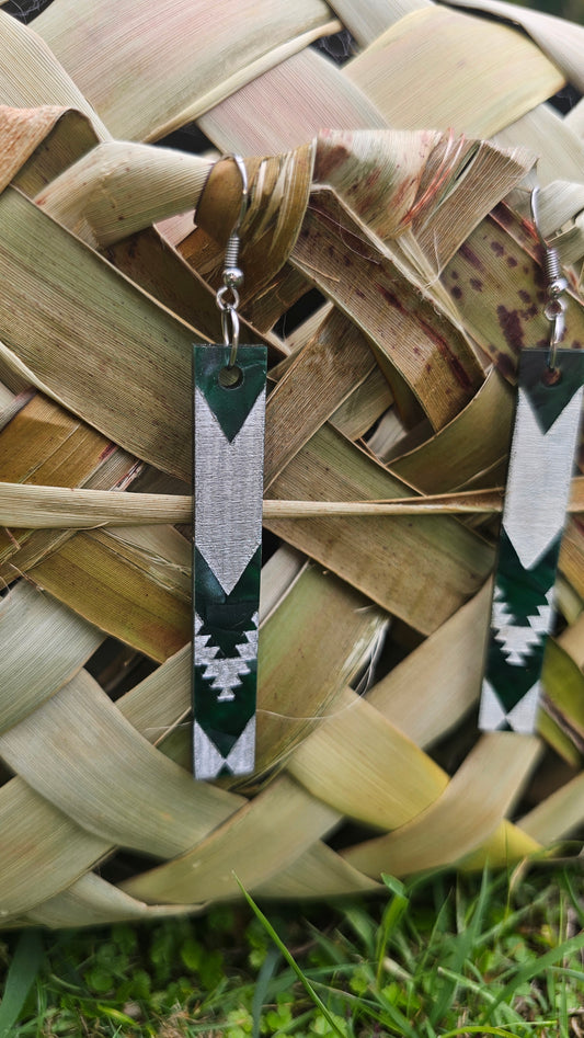 Hineteiwaiwa Pounamu Green/Silver Long Rectangle