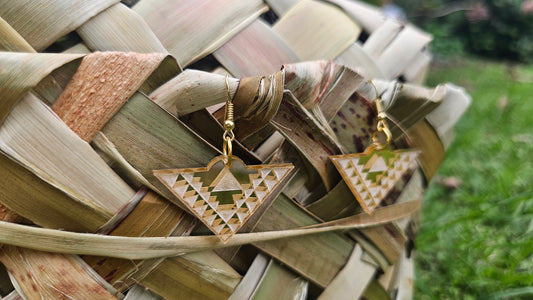 Hineteiwaiwa Gold Mirror Taniko Triangle